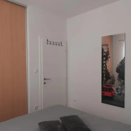Apartman Katarina شقة *